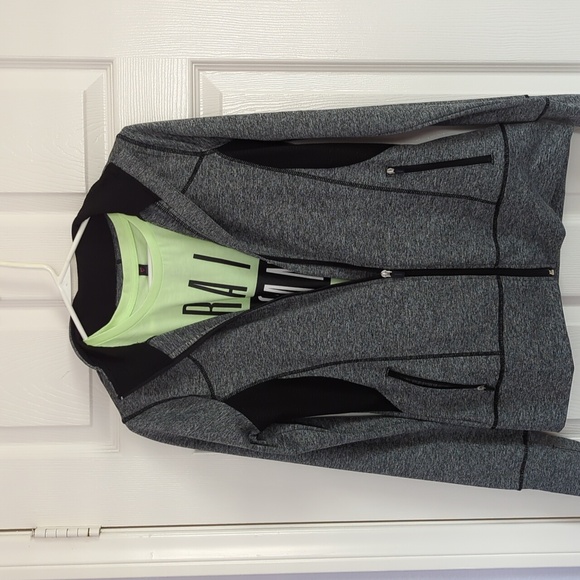 Reebok Women’s Zipper Front Long Sleeve Track/WarmUp Jacket, Small - Picture 9 of 9